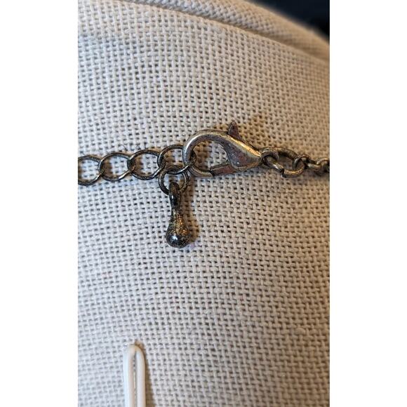 Brilliant Blue Crystal Necklace on Silver Tone Rolo Link Necklace - Picture 5 of 7